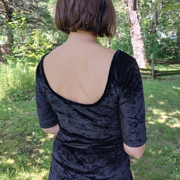 Y2K velvet bodycon dress. - Picture 2 of 11